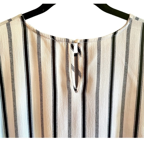 SWEET WANDERER, WOMENS TOP. OFF-WHITE WITH BLACK STRIPE. ROUND NECK. SIZE M - Picture 5 of 8